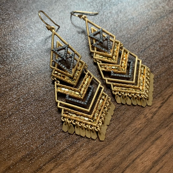 SSOLD tella and dot dangle earrings - Picture 4 of 4